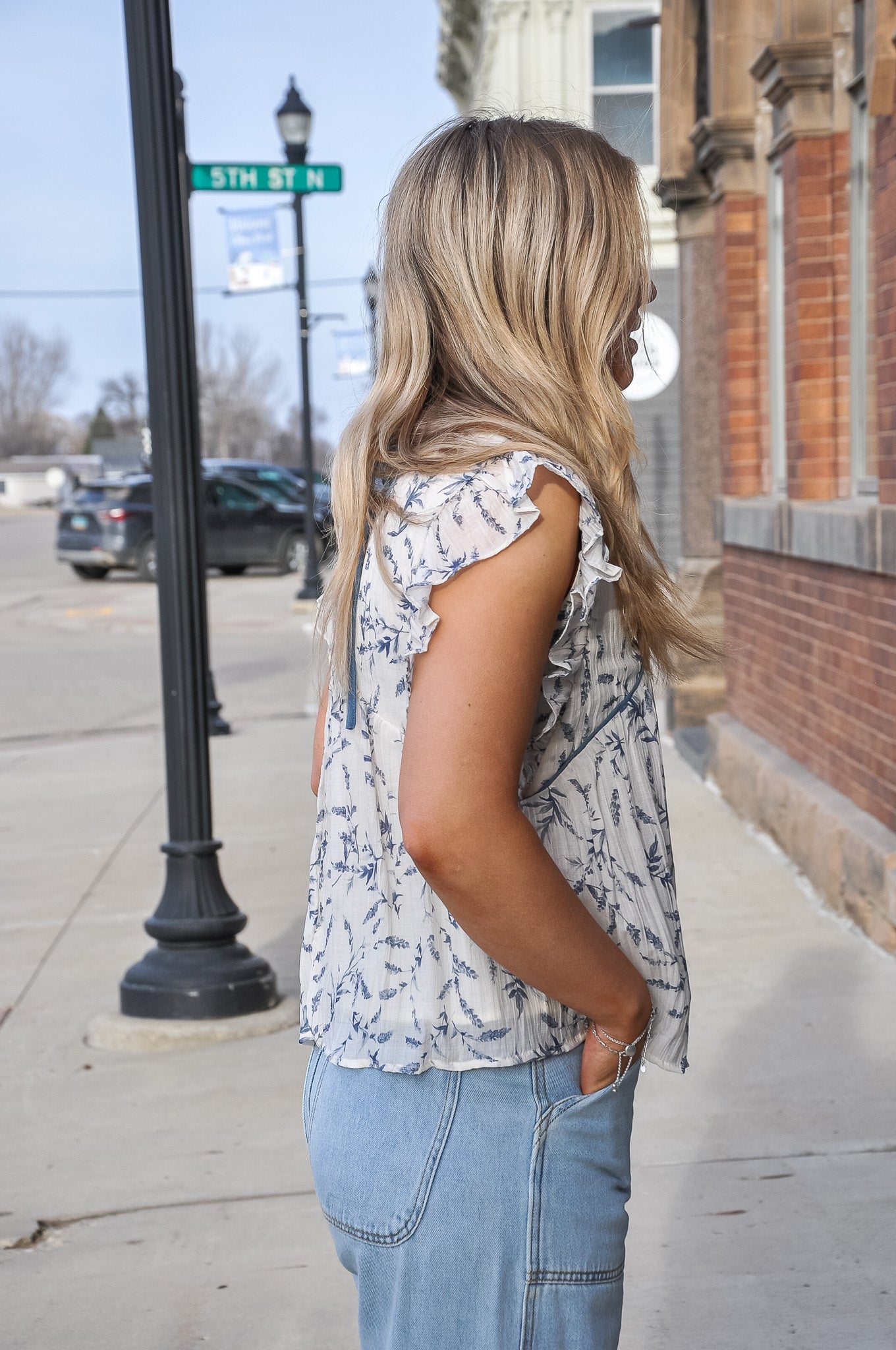 Contrast Piped Textured Floral Ruffle Tank