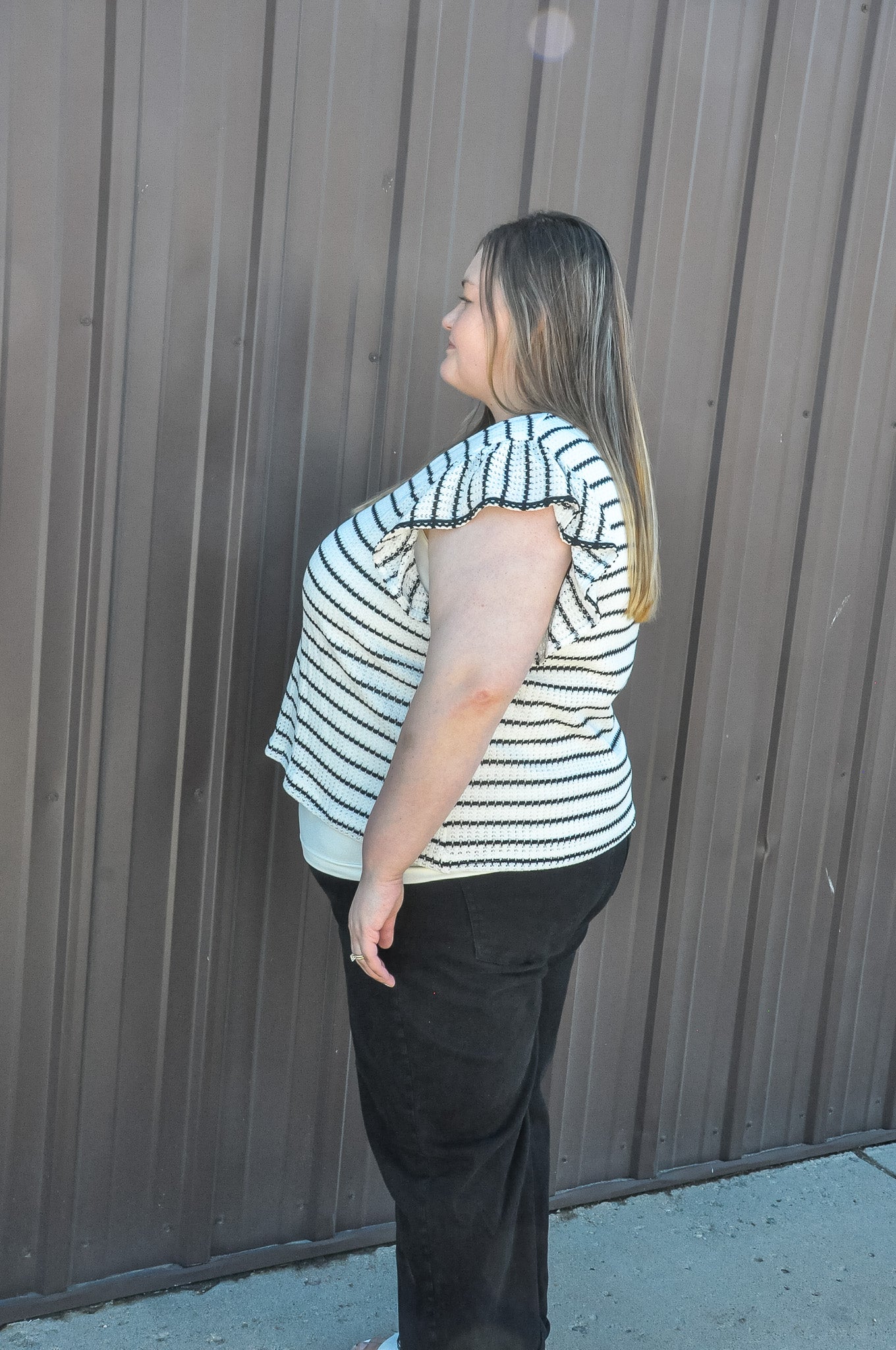 Curvy Contrast Piped Textured Stripe Tank
