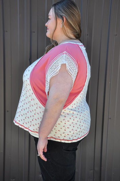 Curvy Floral Rib Knit W/Crochet Trim Sleeves