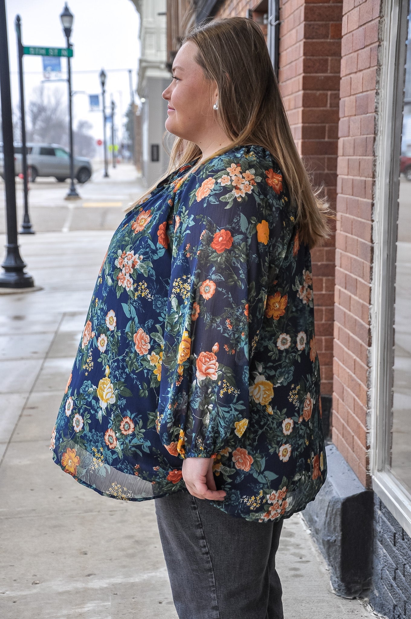 Curvy Mixed Floral Tie Detail Top