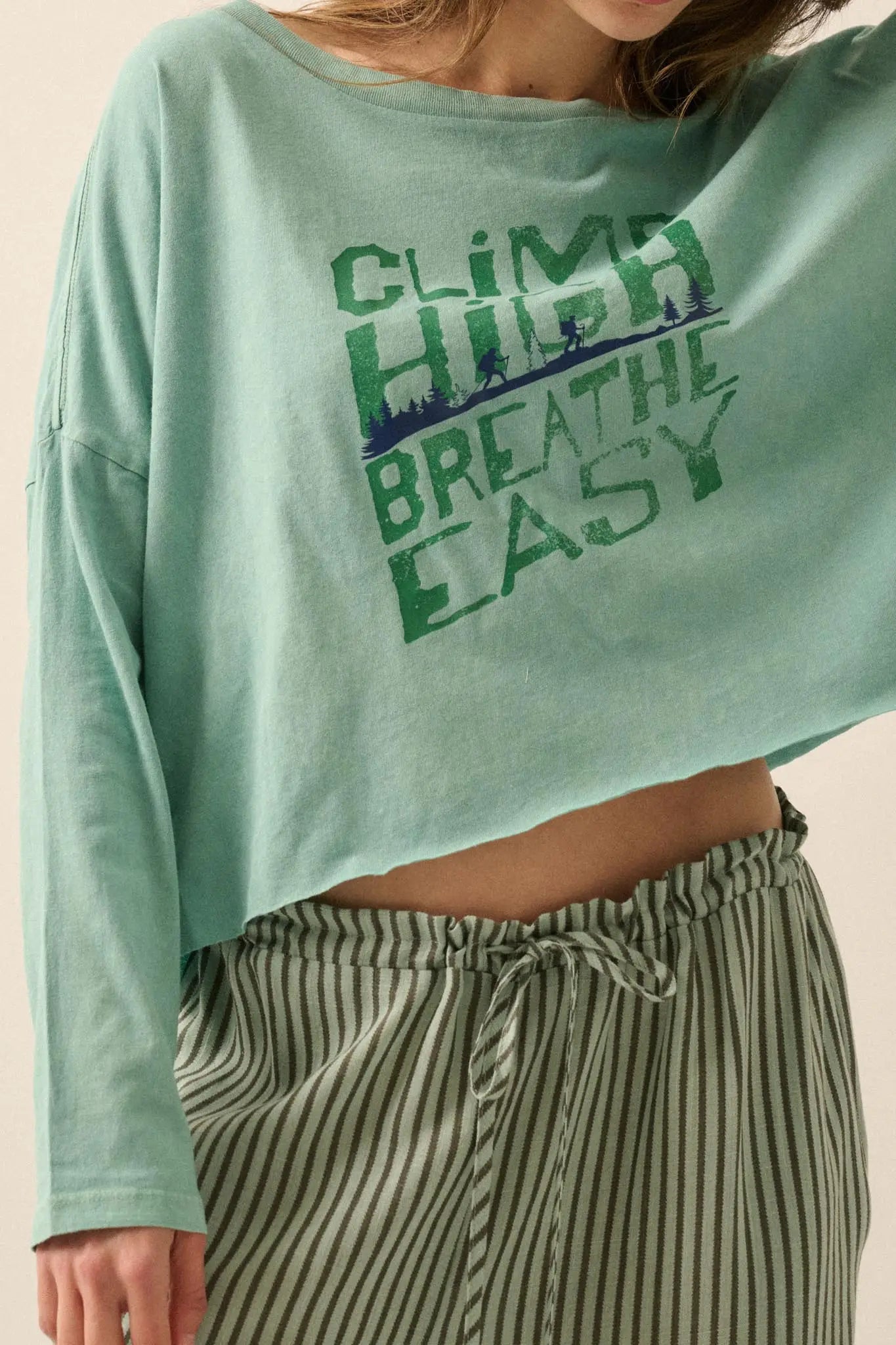 Climb High Cropped Long-Sleeve Graphic Tee